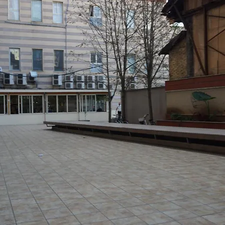 Aksi - Center Dedicated Workspace Lejlighed Tirana